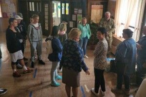 Замість випускного – допомогли ЗСУ: на Волині одинадцятикласники придбали генератор для військових (Фото)