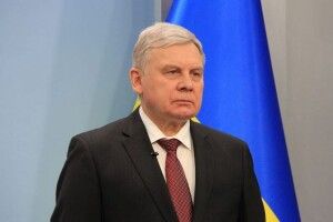 Народні депутати звільнили міністра оборони 