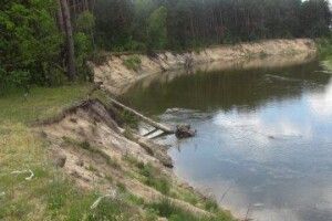   Західний Буг розмиває українські береги на кордоні