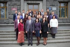 Новим деканам факультетів і директорам інститутів Лесиного вишу вручили контракти