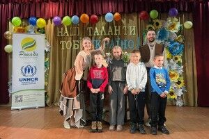 У селище на Волині приїхав незвичайний ляльковий театр