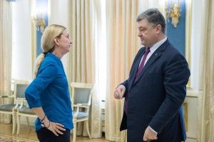 Президент Порошенко і Прем'єр Гройсман підтримали Уляну Супрун