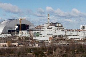 Літаки РФ ведуть обстріли з неба над ЧАЕС і ЗАЕС, щоб їх не збивали українські війська