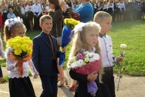 Сьогодні у всіх школах Ратнівщини пролунав перший дзвінок 