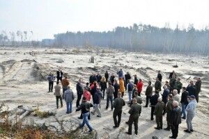  Народні депутати відвідали місця незаконного видобутку бурштину на Рівненщині