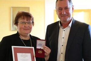 Доцентка луцького вишу отримала найвищу відзнаку університету