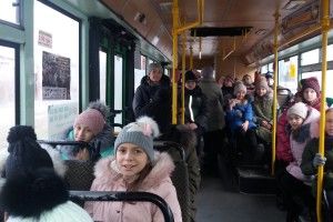 П’ятикласникам Луцької гімназії №18 провели економічну екскурсію на тролейбусі