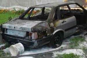 Житель Дубна попік обличчя, поки гасив свій автомобіль