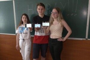 Анна, Павло і Вікторія: в одній школі Рівного ЗНО з англійської склали на 200 балів аж троє