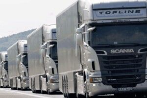 У Луцьку пропонують заборонити тривалу стоянку фур на головних вулицях