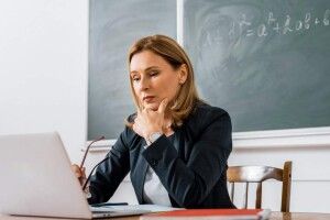 На Волині анонсували ріст зарплат вчителів та безкоштовні обіди для всіх школярів