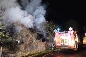 На Волині ввечері горіла хата, загинули двоє людей (Фото)
