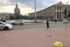 У Києві поліція зачищає від людей Майдан Незалежності