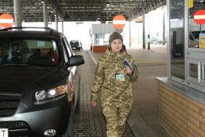 У пунктах пропуску «Ягодин» та «Устилуг» - по 10 машин