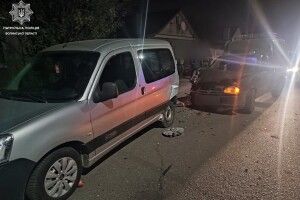 У Луцьку п'яний водій влетів у припарковане авто