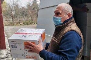 На Волинь привезли першу партію китайської вакцини