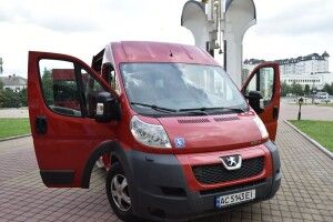 Волинській ДЮСШ інвалідів придбали спеціалізоване авто (Фото)