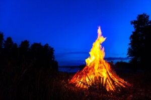 Рятують 18-річного парубка, який гепнувся у вогнище, на три дні раніше святкуючи Івана Купала