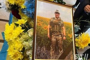 У Володимирі сотні людей провели в останню путь Героя Андрія Сапігу