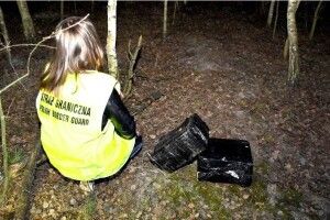 У прикордонному з Волинню польському селі контрабандисти скинули з дельтапланів сигарети 