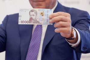 Міськрада подарує 100-річній лучанці тисячу гривень на ювілей