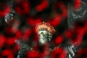 Порошенко закликає Зеленського продовжити традицію вшанування Дня пам’яті і примирення на державному рівні