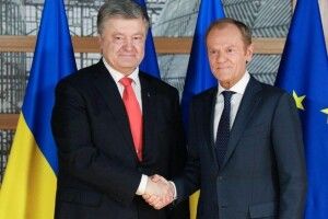 Порошенко на запрошення Туска поїде на саміт ЄНП, обговорять санкції проти Росії і переслідування опозиції в Україні