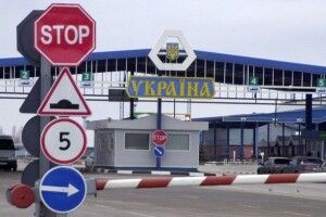 Росія без пояснень припинила пропуск вантажівок на кордоні з Харківщиною