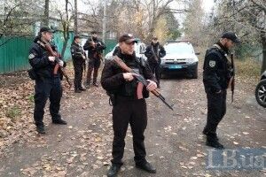 У Золоте до бійців Нацкорпусу, з якими спілкувався президент, приїжджала поліція