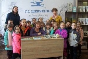 Про мишенят, котиків і атоми розповіла дитяча письменниця малечі зі Здолбунова