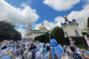 Волинська журналістка: «Неначе люде подуріли, до московської церкви ідуть  і діточок своїх ведуть…»