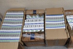 5 тисяч пачок контрабандних цигарок: прикордонники затримали двох молодиків з Волині