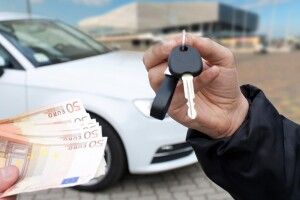 У квітні продажі нових авто трохи покращились