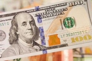 В Україні подешевшав долар: скільки тепер коштує валюта