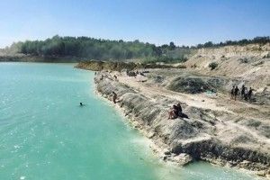 Це не Мальдіви, а кар’єр цементного заводу