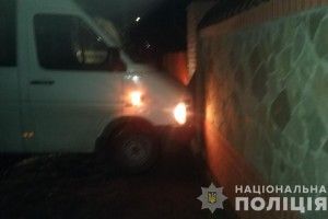 У Бистричах п'янезний відвідувач кафе викрав мікроавтобус власниці закладу