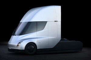 Нова вантажівка від Tesla на одному заряді здатна проїхати до 800 кілометрів