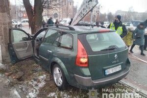 Взяли під варту підлітка, який, втікаючи від поліції, спричинив ДТП 