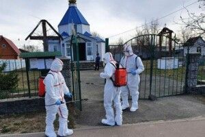 Провели дезінфекцію автовокзалу та церкви у Радомишлі, де від коронавірусу COVID-19 померла жінка (відео)