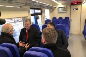 Міністри-зайці: Президент пожурив урядовців за їзду без квитків