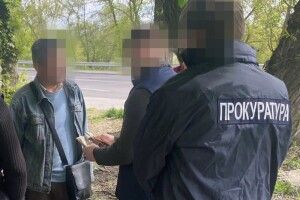 Вимагали «данину» за вилов риби – на Волині викрили на хабарництві двох посадовців (Фото)