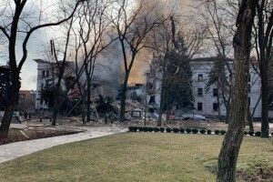 Італія готова відбудувати зруйнований російськими окупантами театр у Маріуполі 