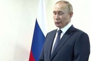 Такого просто так не буває, – аналітик про часті запізнення політиків до путіна