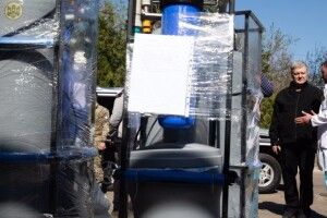 Порошенко привіз у Миколаїв системи для очищення води