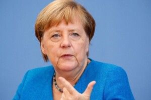 Меркель повідомила, чи планує брати участь у мирних переговорах між росією та Україною