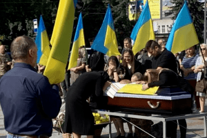 Рівне попрощалося із 30-річним Героєм Ігорем Шаляпіним (Фото)