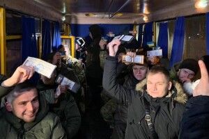 Ветерани їздили увесь день за посвідченнями УБД безкоштовно 