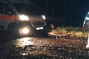 На Рівненщині чоловіка з підозрою на інсульт мусила везти... пожежна автоцистерна (Фото)