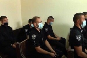 Проковтнув згорток із наркотиками: у Львові шістьох патрульних засудили до 8 років через смерть хлопця