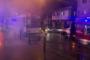 У Рівному в новорічний вечір горів тролейбус (Фото)